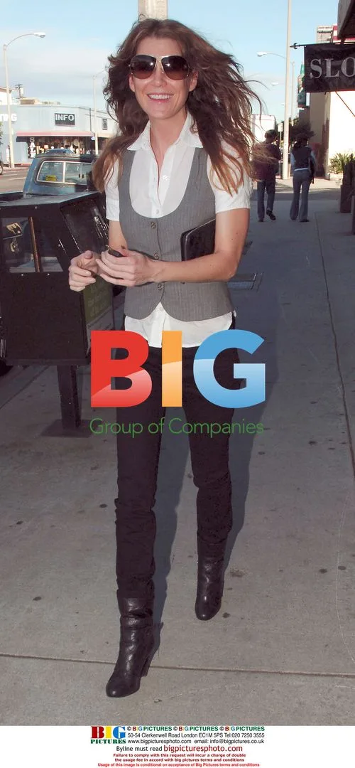 Ellen Pompeo goes shopping on Melrose Ave