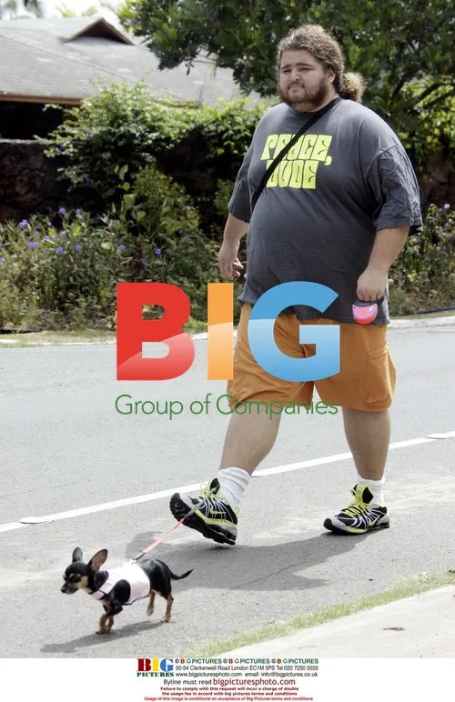 Lost actor Jorge Garcia out with his dog