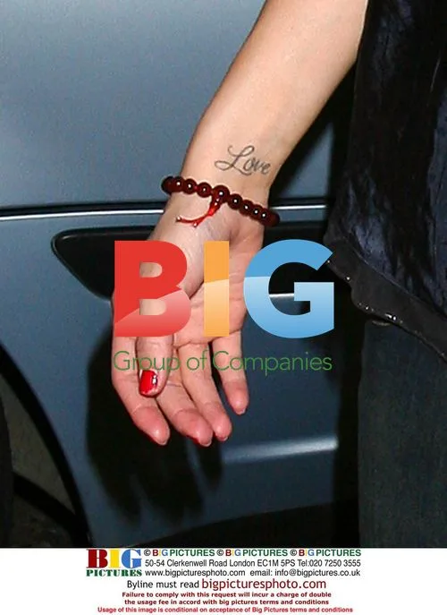 Ashlee Simpson Celebrates 22nd Birthday in London