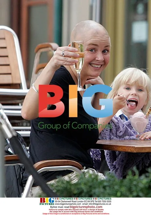Gail Porter and daughter Honey share champagne