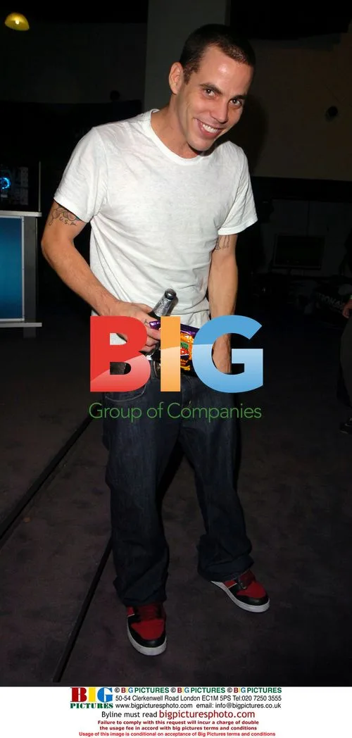 Steve-O Attends UK Gaming Championship