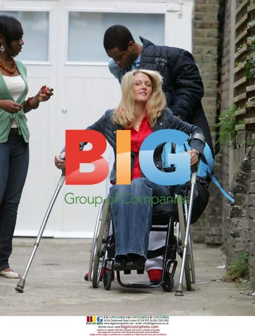 X-Factor Finalists Arriving for Rehearsals