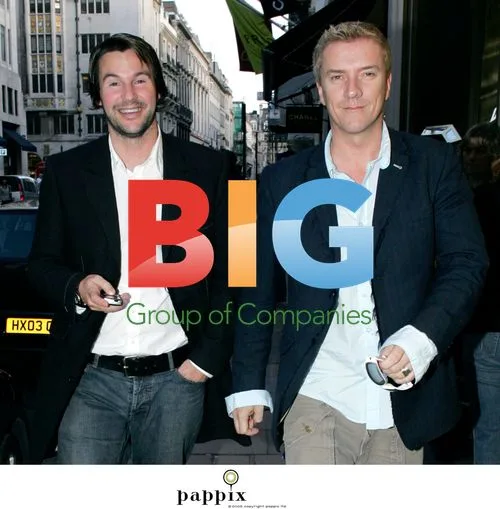 Scots TV presenters Justin Ryan and Colin McAllister shopping for jewellery