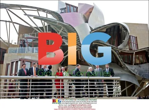 King Juan Carlos inaugurates Marques de Riscal hotel