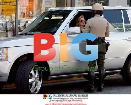 Paris Hilton talks cop out of ticket