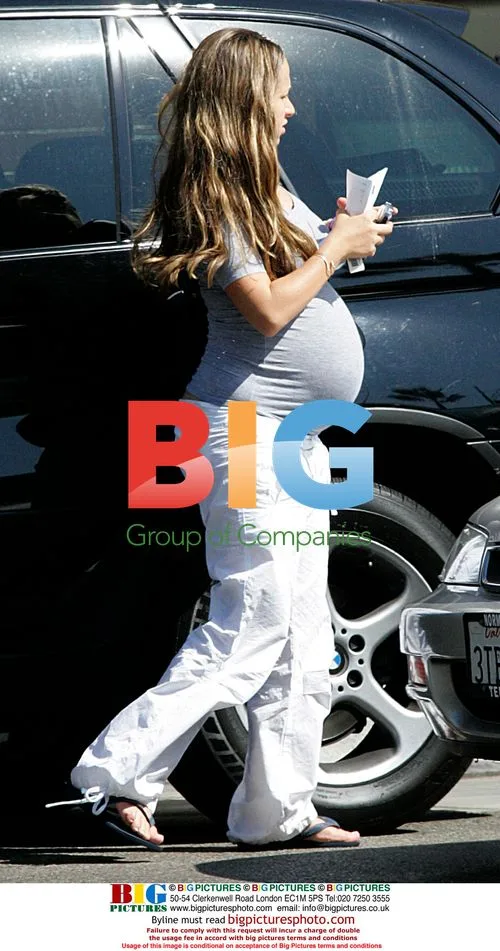 Jennifer Meyer, Tobey Maguire's Pregnant Fiancée