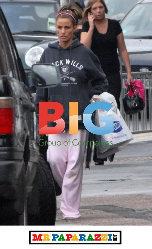 Katie Price Carrying Pink Box in East Sussex
