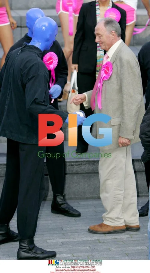 London Mayor and Celebrities Launch 'Wear It Pink' 2006