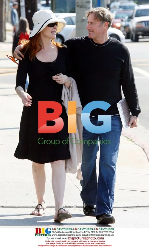 Marcia Cross pregnant with twins