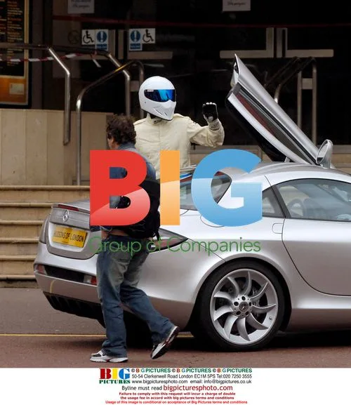 The Stig Gets Clamped at MPH 2006