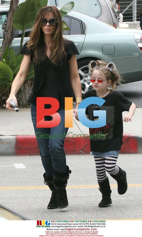 Kate Beckinsale and Daughter Shopping