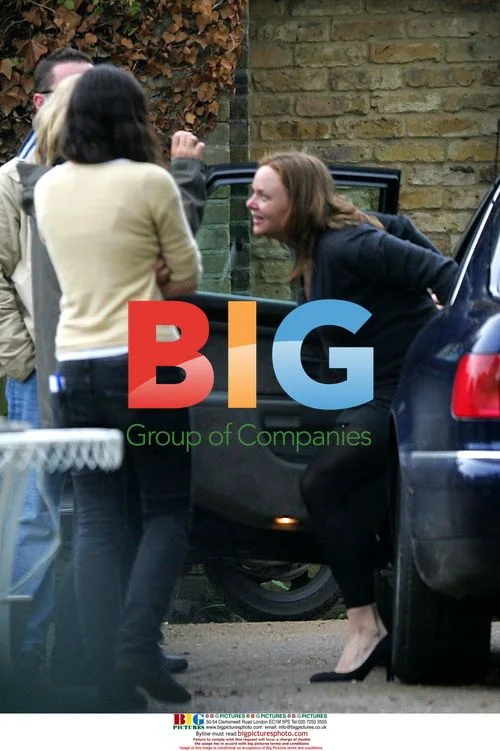 Pregnant Stella McCartney Arrives for Photo Shoot