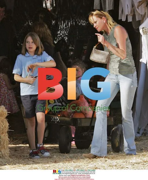 Melanie Griffith and Stella Banderas pumpkin shopping