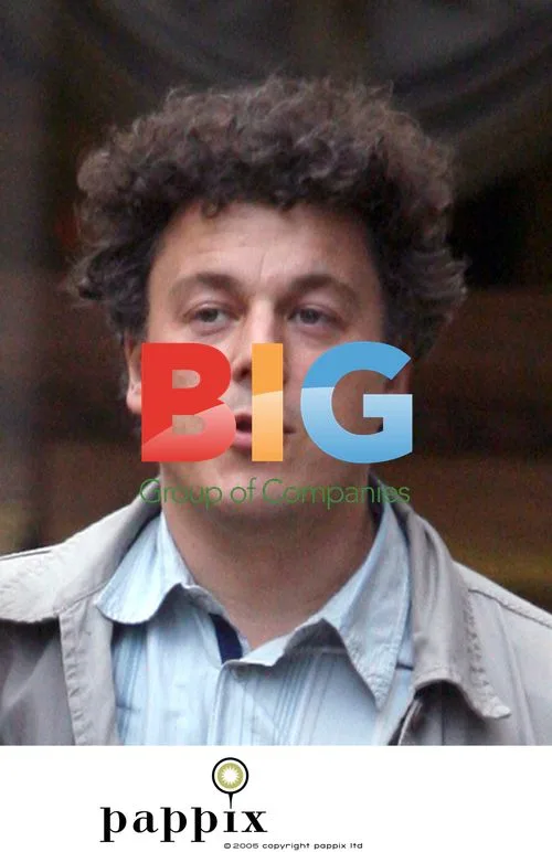 Alan Davies Out with Fiancee