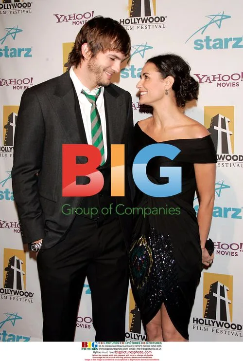 ASHTON KUTCHER & DEMI MOORE at Hollywood Awards