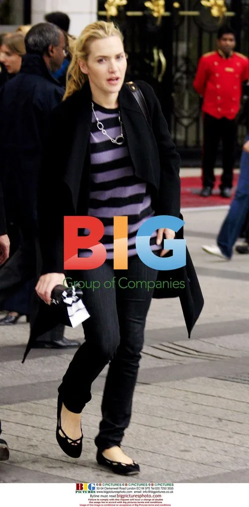 Kate Winslet Leaving Paris Hotel