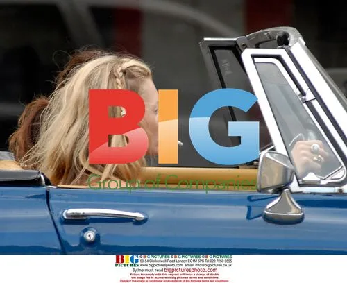 Kate Moss Driving to Shops