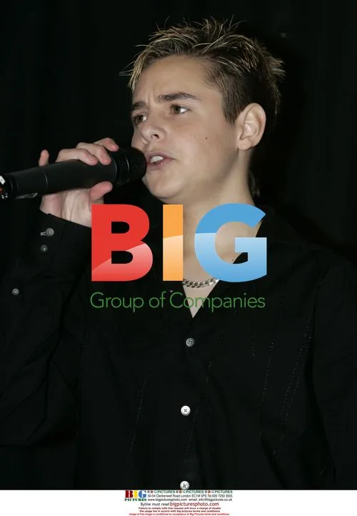 Shaun Rogerson Performs at Trafford Centre