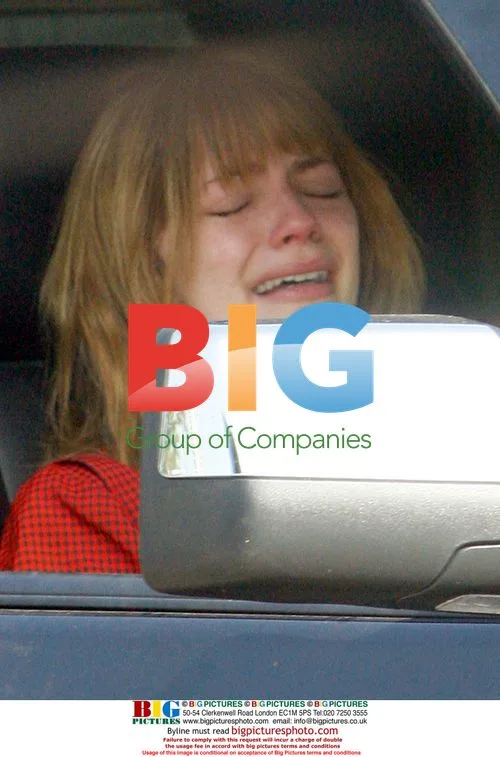 Mischa Barton Emotional Breakdown