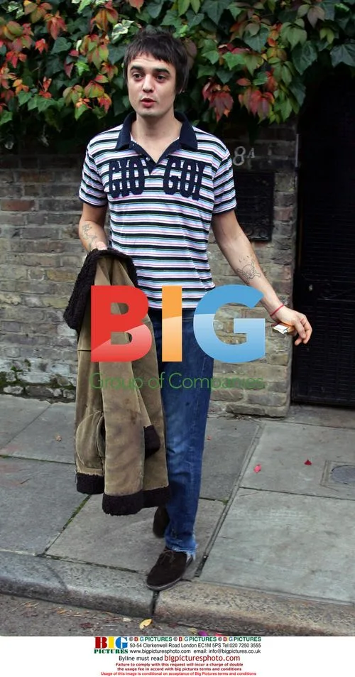Pete Doherty leaves Kate Moss' house
