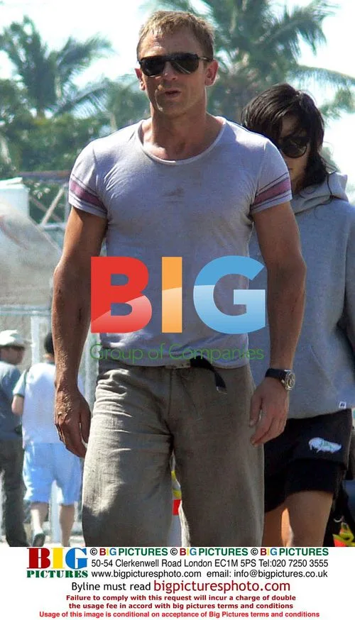 Daniel Craig on "Casino Royale" set