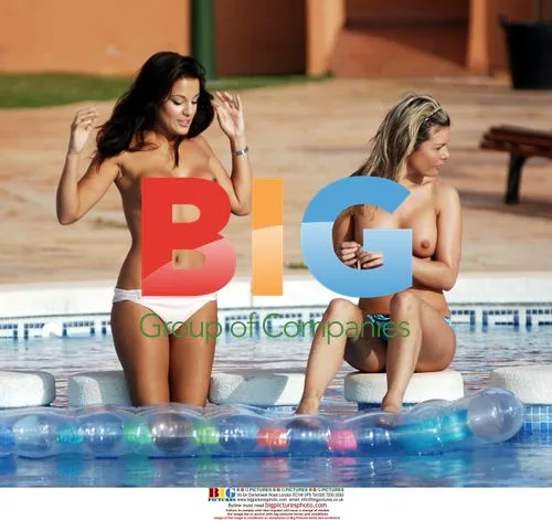 Sexy models in Spanish pool