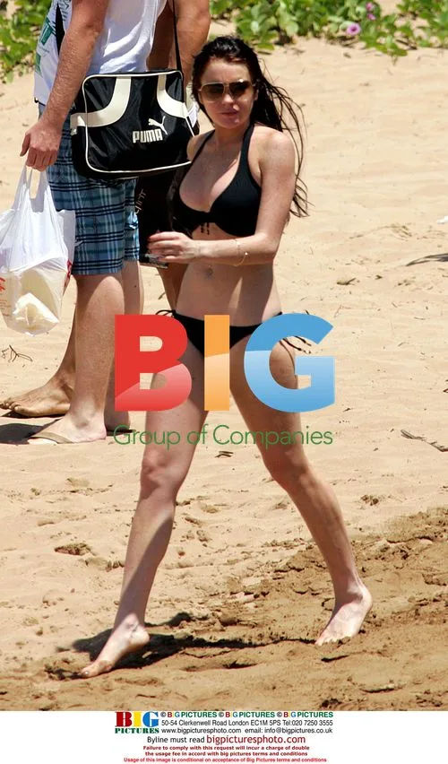 Lindsay Lohan and Harry Morton get romantic in Maui