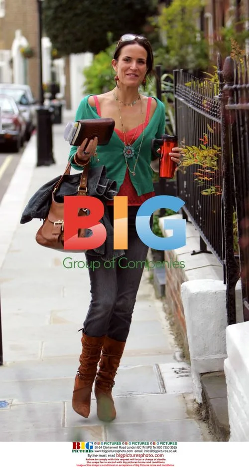 Supermodel Sophie Anderton at Starbucks
