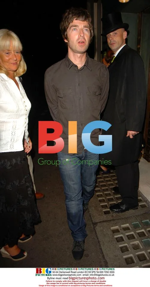Noel Gallagher and Sara MacDonald dine with Patsy Kensit