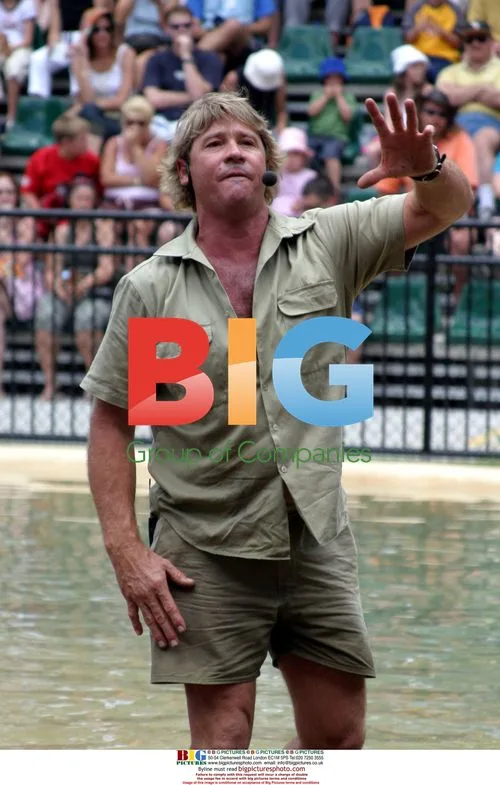 Steve Irwin Puts on Show at Australian Zoo