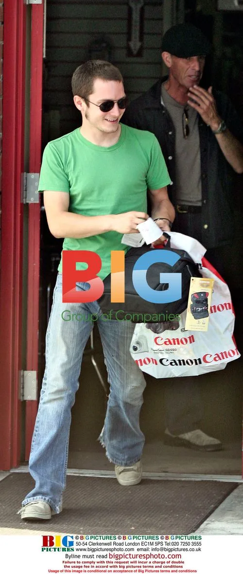 Elijah Wood Goes Camera Shopping