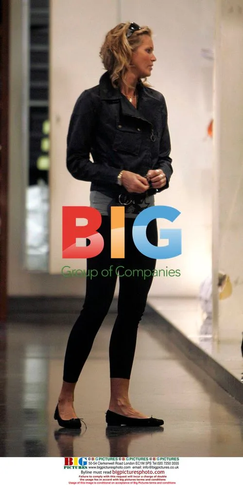 Supermodel Elle Macpherson out shopping