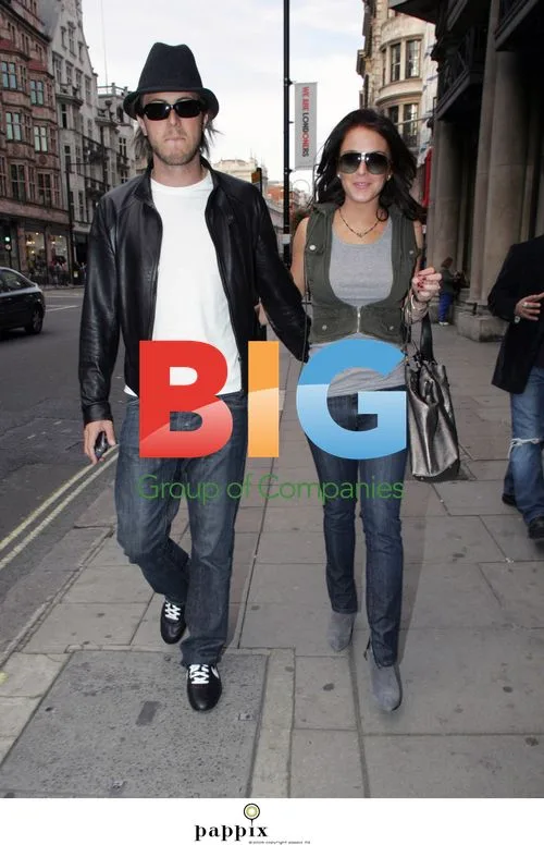 Lindsay Lohan shopping with boyfriend