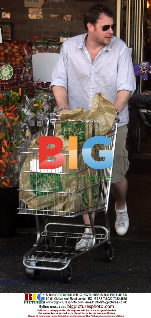 Brooke Shields and family go shopping
