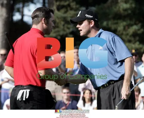 Paul Casey shakes hand after HSBC World Matchplay win