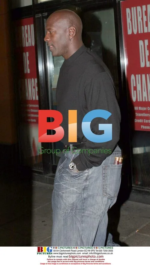Michael Jordan Enjoys Dublin Nightlife