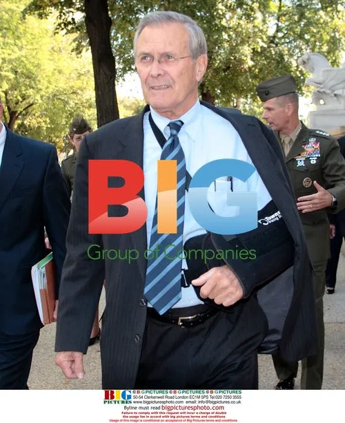 Rumsfeld Departs for Iraq Briefing