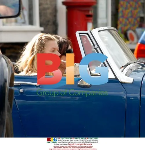 Kate Moss Drives to Shops in Cotswolds