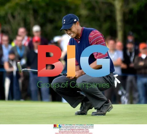 Tiger Woods reacts after missed putt at 2006 Ryder Cup