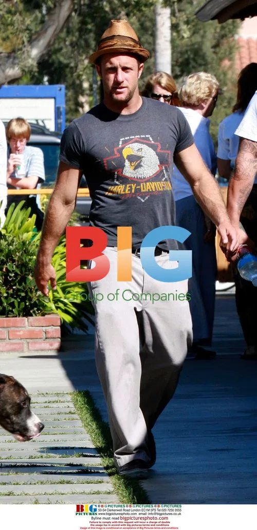 Scott Caan at Malibu Market