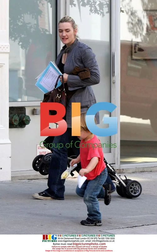 Kate Winslet juggles family life in NYC