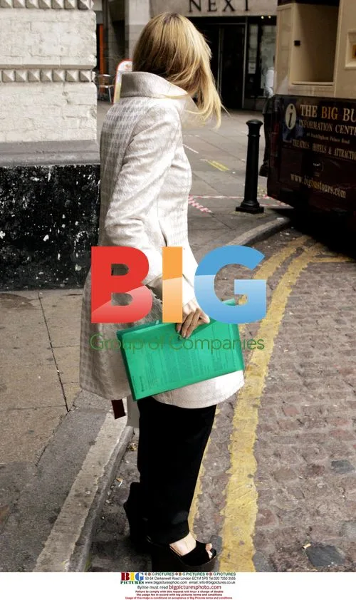 Heather Mills McCartney leaves lawyer's office