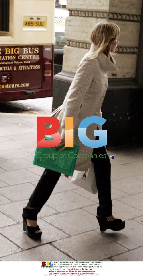 Heather Mills McCartney Leaves Lawyer's Office