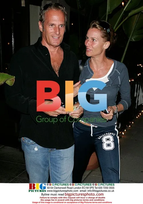 Nicollette Sheridan and Michael Bolton Shopping