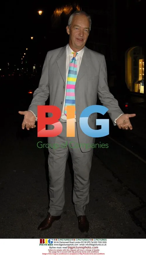 Jon Snow leaving 'White Cube' party