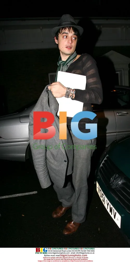 Kate Moss and Pete Doherty Visit Friend