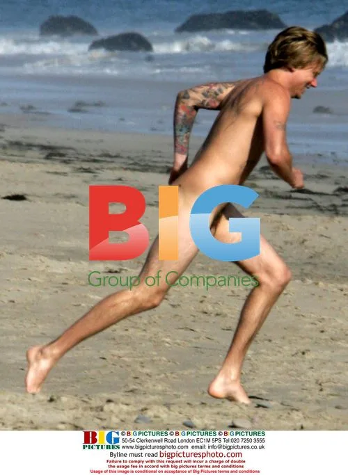 Sean Stewart Goes Nude on Malibu Beach