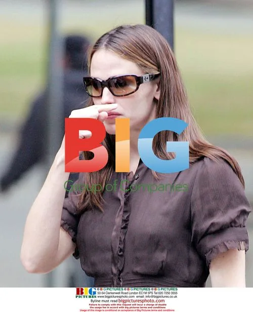 Jennifer Garner Steps Out With Producer