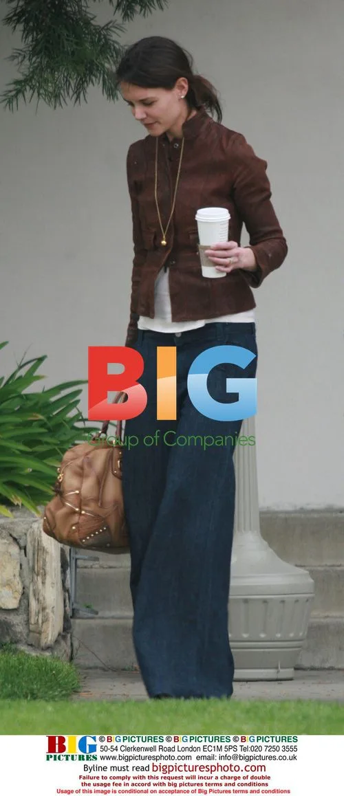 Katie Holmes Goes to Costume Fitting in LA