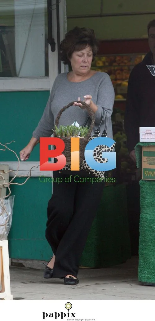 Lynda Bellingham shopping in London